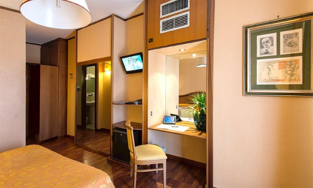 Park Hotel Blanc Et Noir Roma Ngoại thất bức ảnh